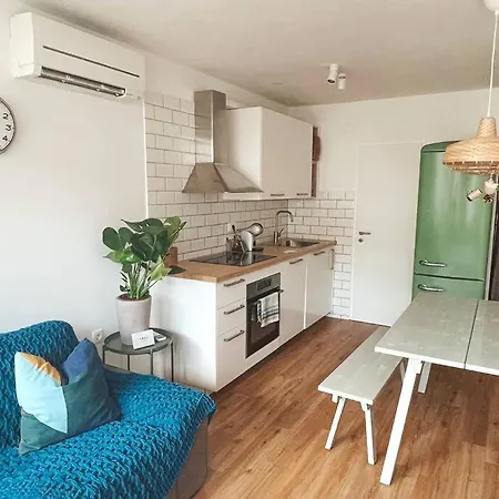 Апартаменты Chic Trnovo Hideaway For 5, Family Friendly Любляна