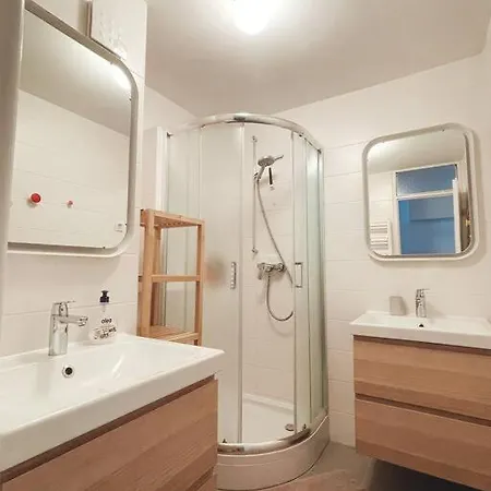 Chic Trnovo Hideaway For 5, Family Friendly * 류블랴나