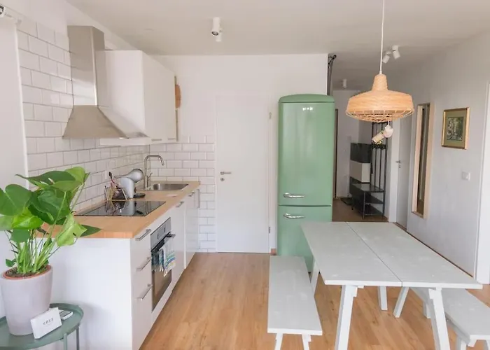 Chic Trnovo Hideaway For 5, Family Friendly Appartement *